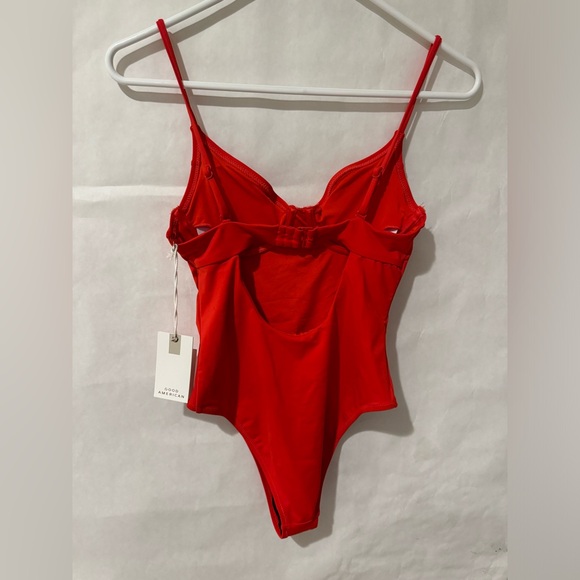 Good American Good Compression Show Up One-Piece Swimsuit - Picture 4 of 6